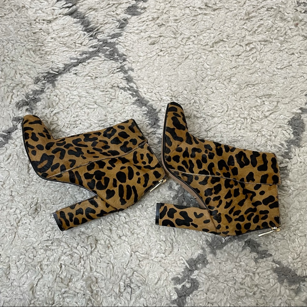 RAYE Ivy Pony Hair Booties Leopard - Picture 5 of 10